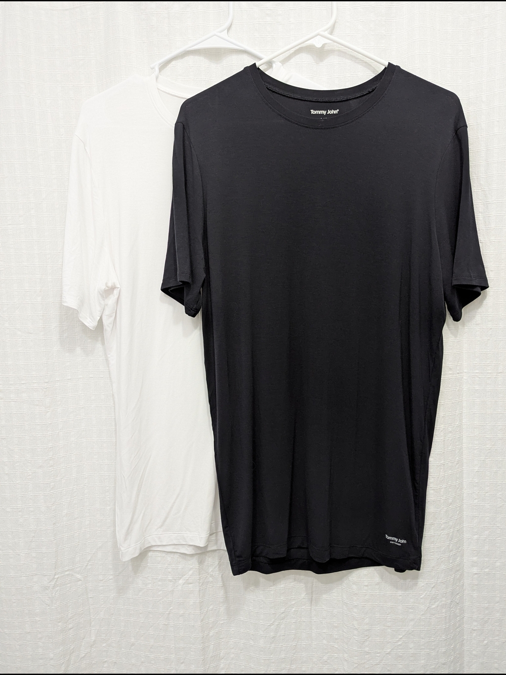 Tommy John Men’s Set Of 2 Black & White Crew Neck Stay Tucked T-shirt